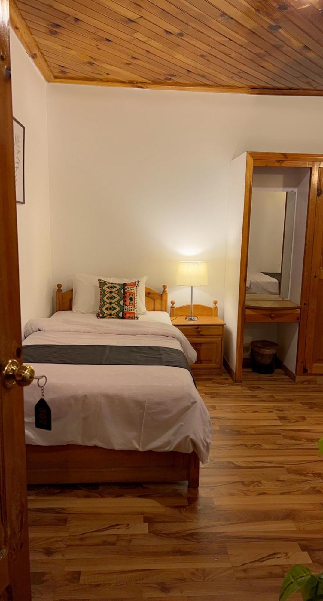 Umda Hotel Montana Nathia Gali Экстерьер фото